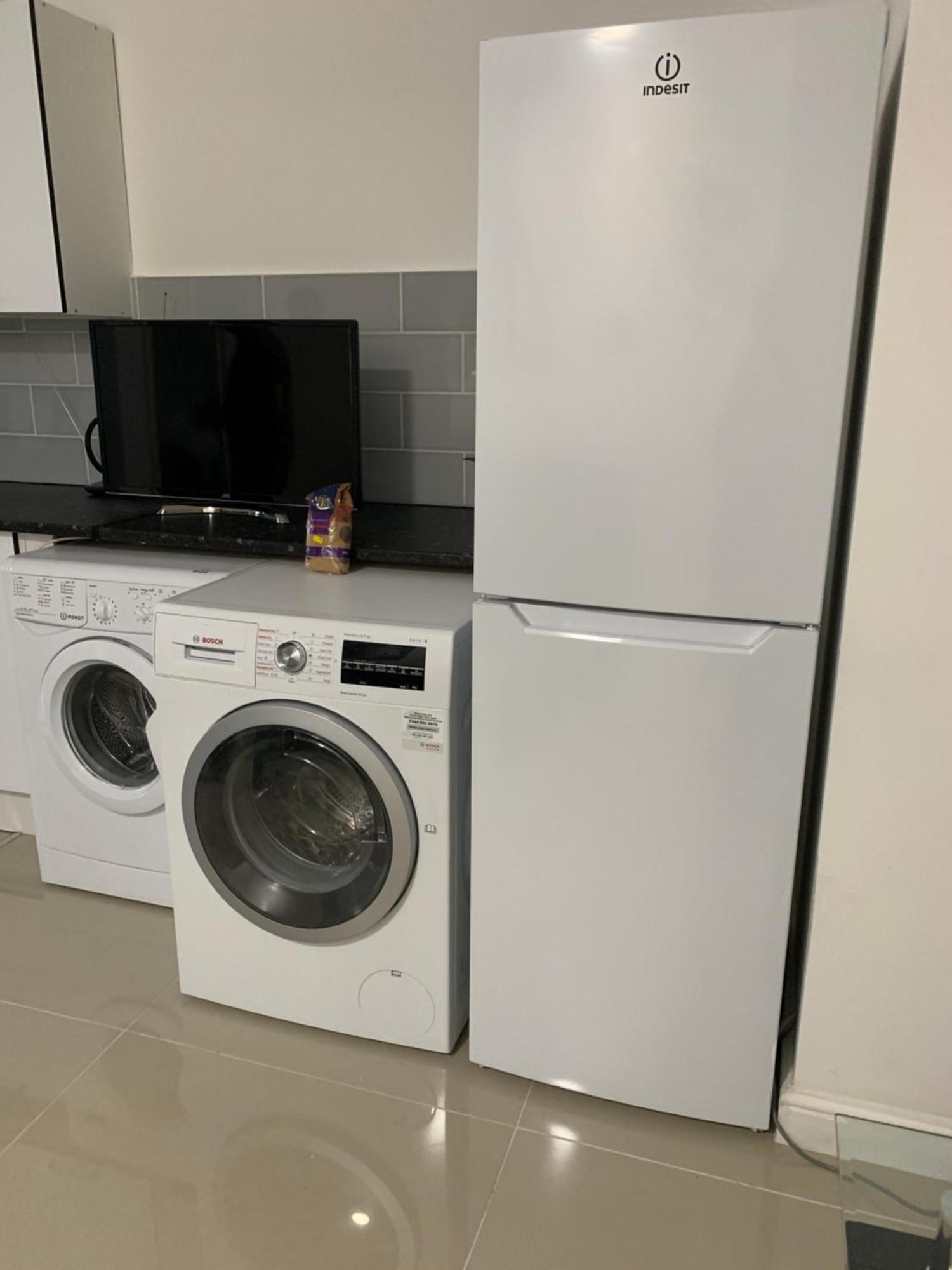 London Studio Apartments, Private Bathrooms And Parking イルフォード エクステリア 写真