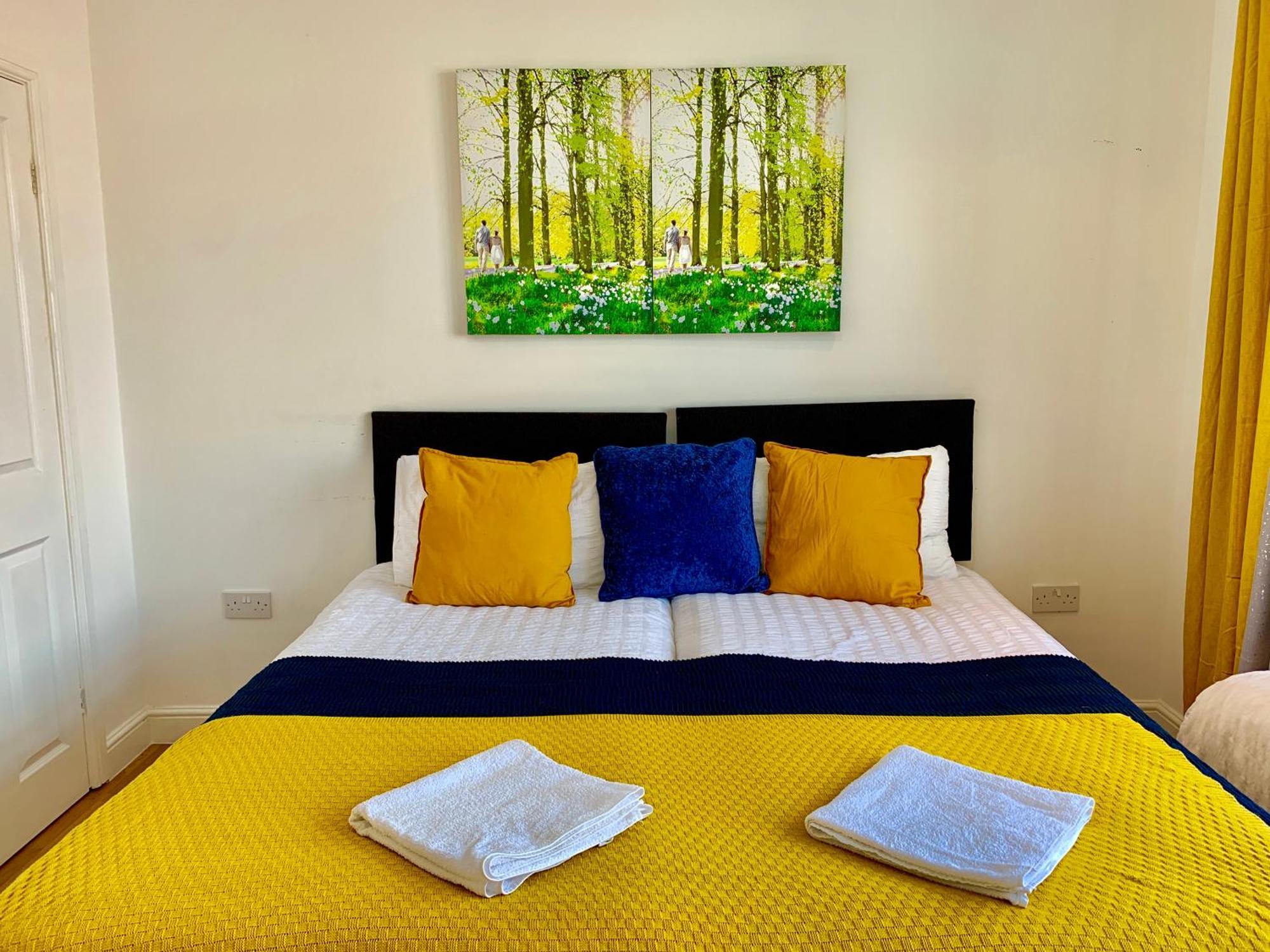 London Studio Apartments, Private Bathrooms And Parking イルフォード エクステリア 写真