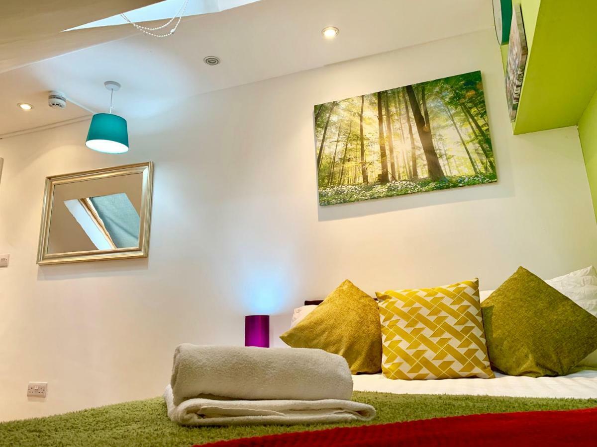 London Studio Apartments, Private Bathrooms And Parking イルフォード エクステリア 写真