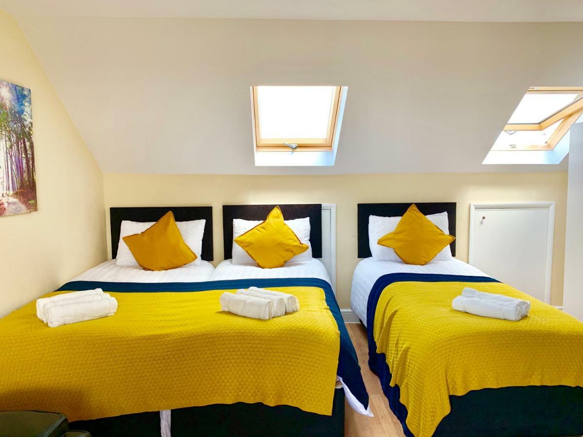 London Studio Apartments, Private Bathrooms And Parking イルフォード エクステリア 写真