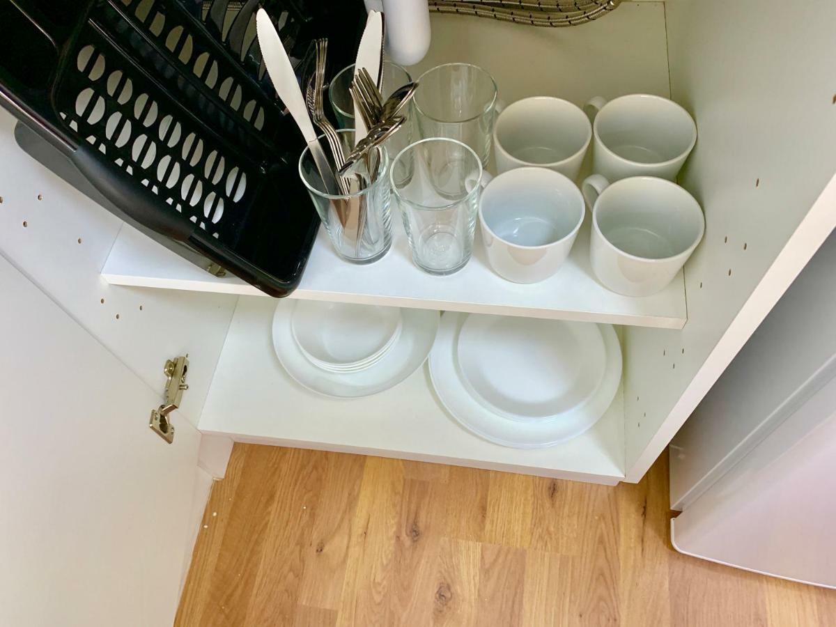 London Studio Apartments, Private Bathrooms And Parking イルフォード エクステリア 写真