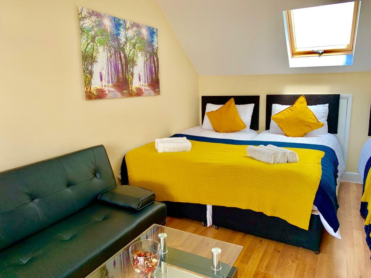 London Studio Apartments, Private Bathrooms And Parking イルフォード エクステリア 写真
