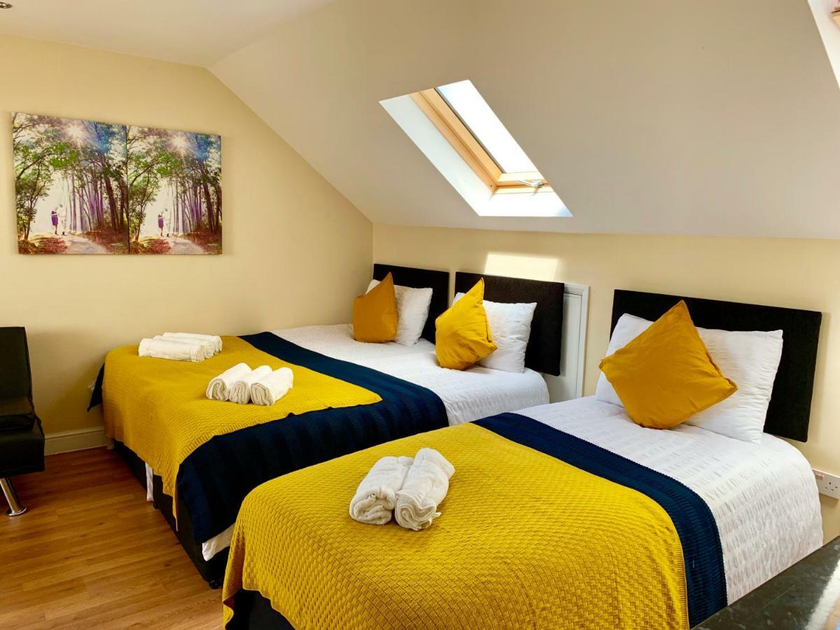 London Studio Apartments, Private Bathrooms And Parking イルフォード エクステリア 写真